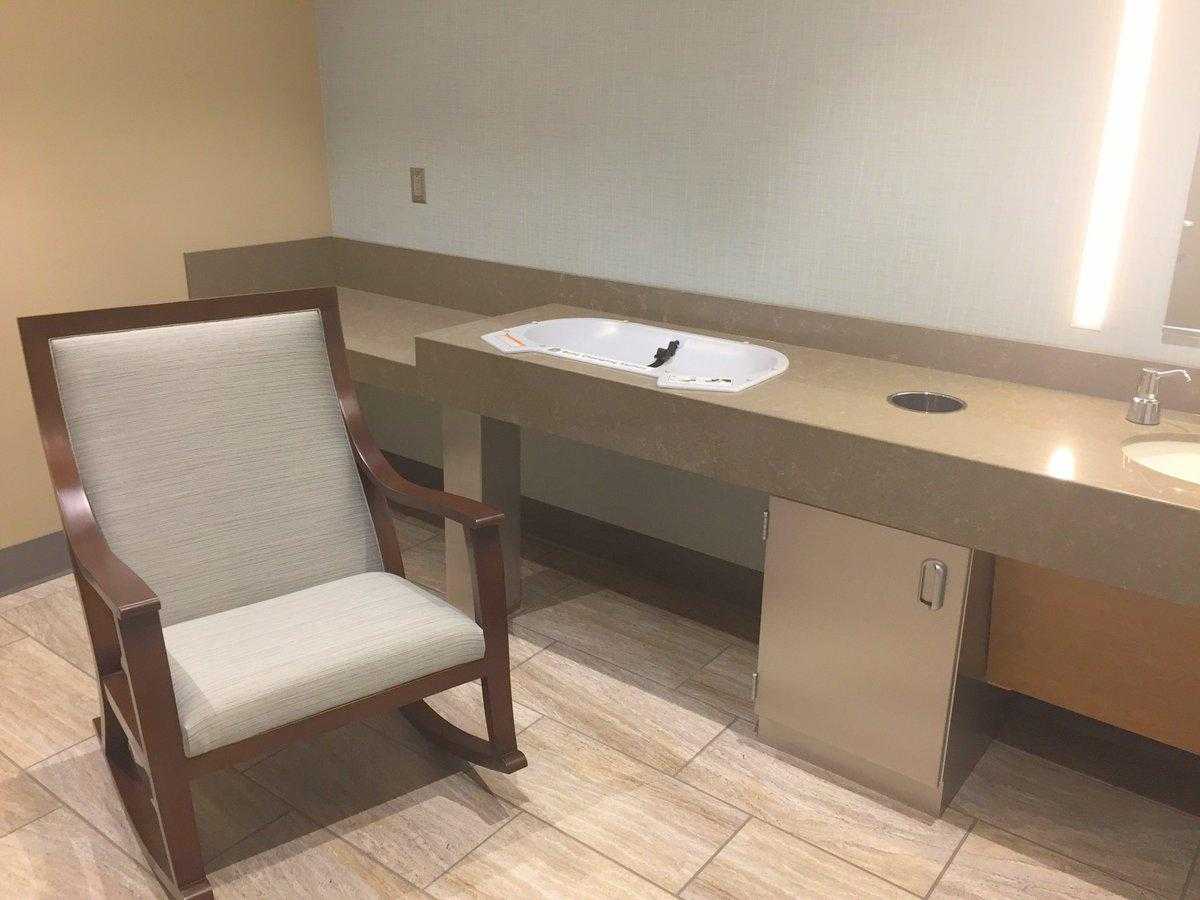 Photo og Norfolk International Airport's mothers lactation room