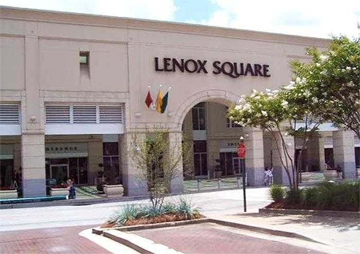 What the BEST MALL in Atlanta looks like. Lenox Mall. Where