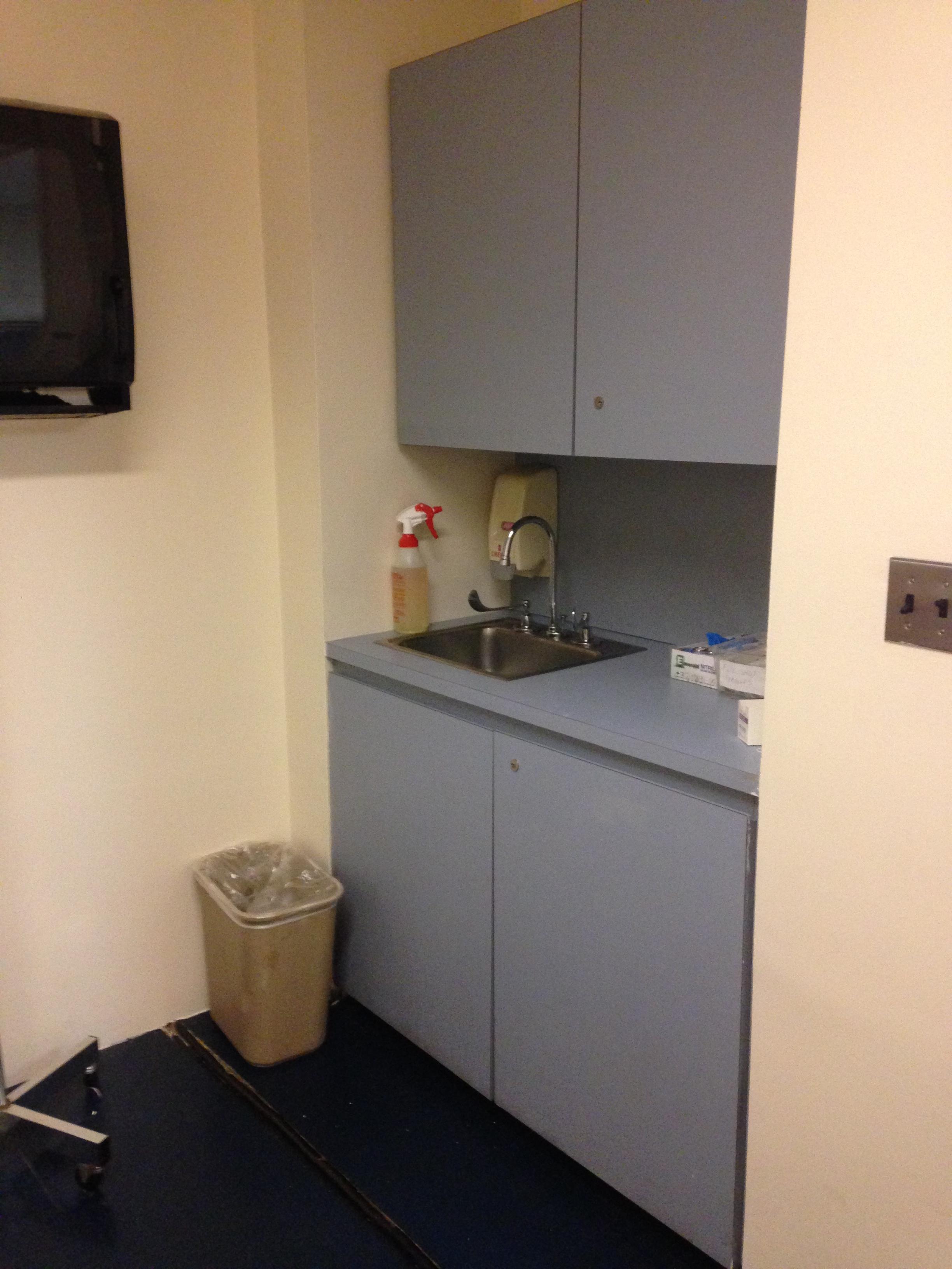 Photo of Jacob Javits Convention Center nursing mothers room pic 3