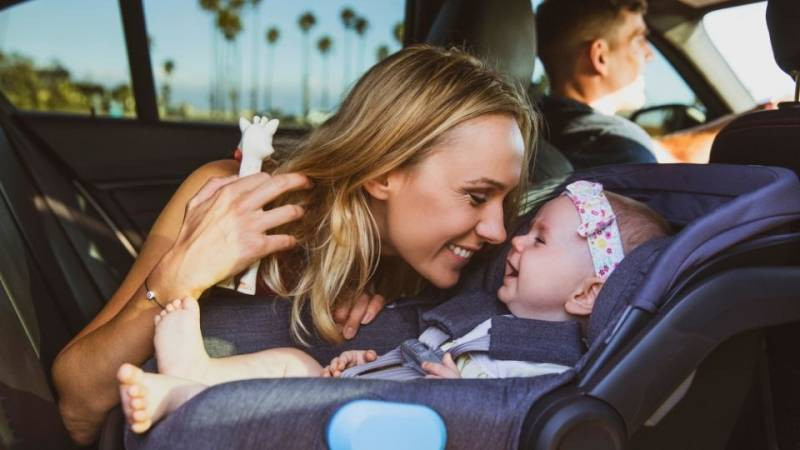 10 Tips for Traveling with a Baby During the Holidays