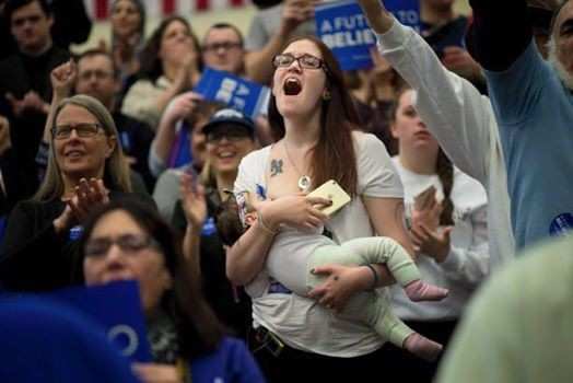 Breastfeeding Supporter of Bernie Sanders Inspires Moms