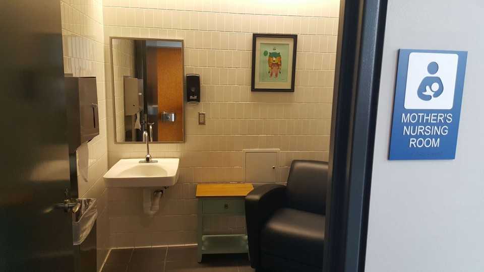 bradley international airport nursing mothers room sink view