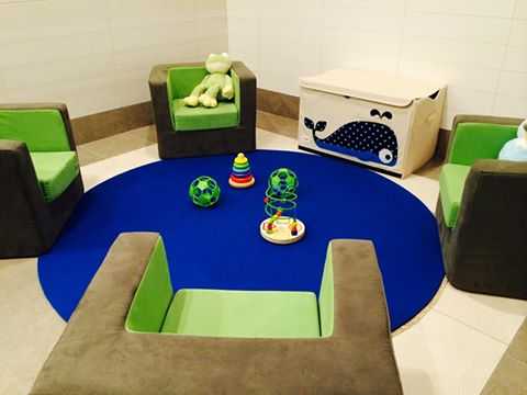 lime ridge mall hamilton ontario canada breastfeeding nursing mothers room pic1