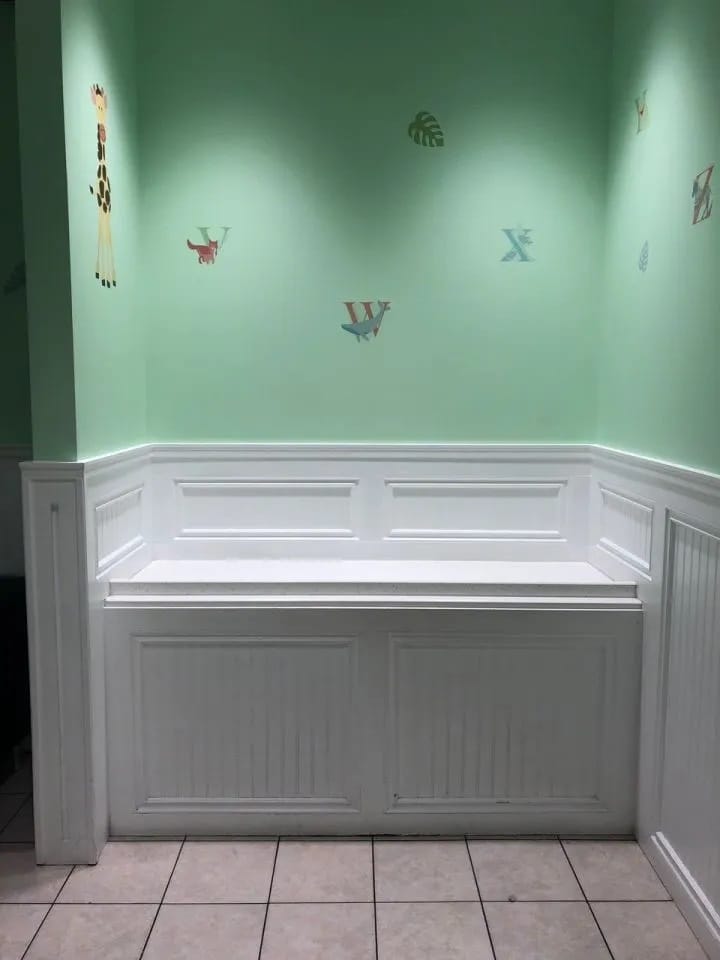 sunridge mall lactation room pic2