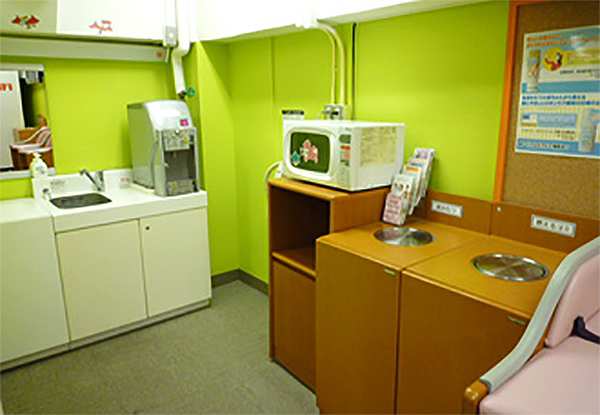 keio mall shinjuku tokyo japan nursing mothers room pic3