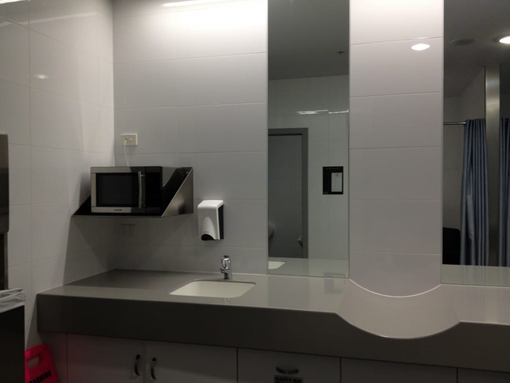 auckland international airport parents room pic2 new zealand