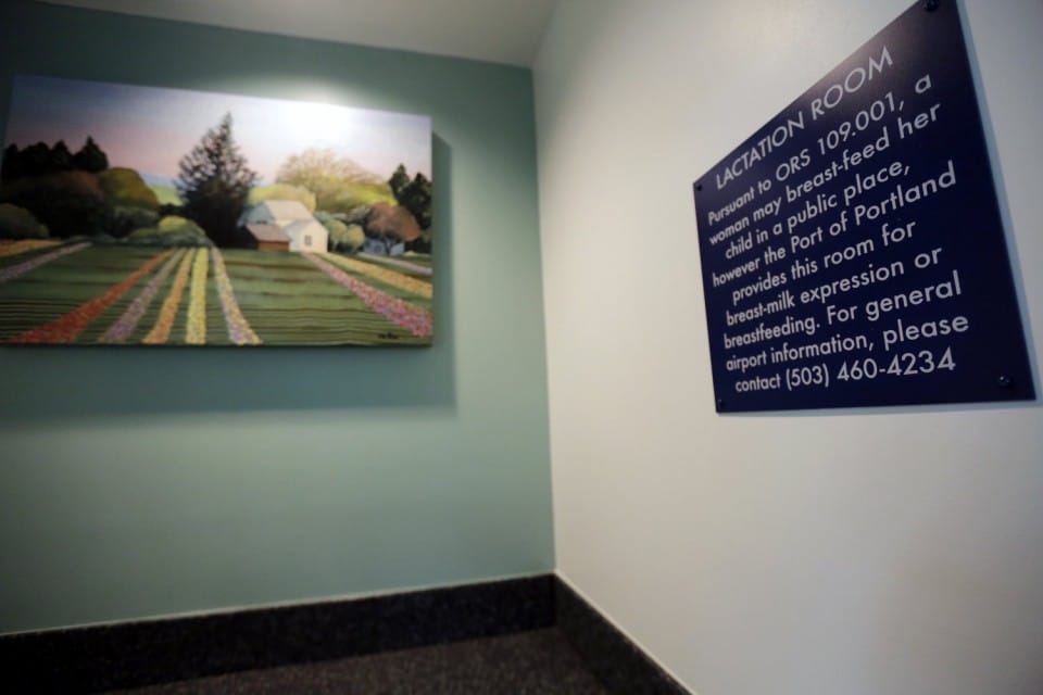 pdx portland international airport nursing mothers room pic4