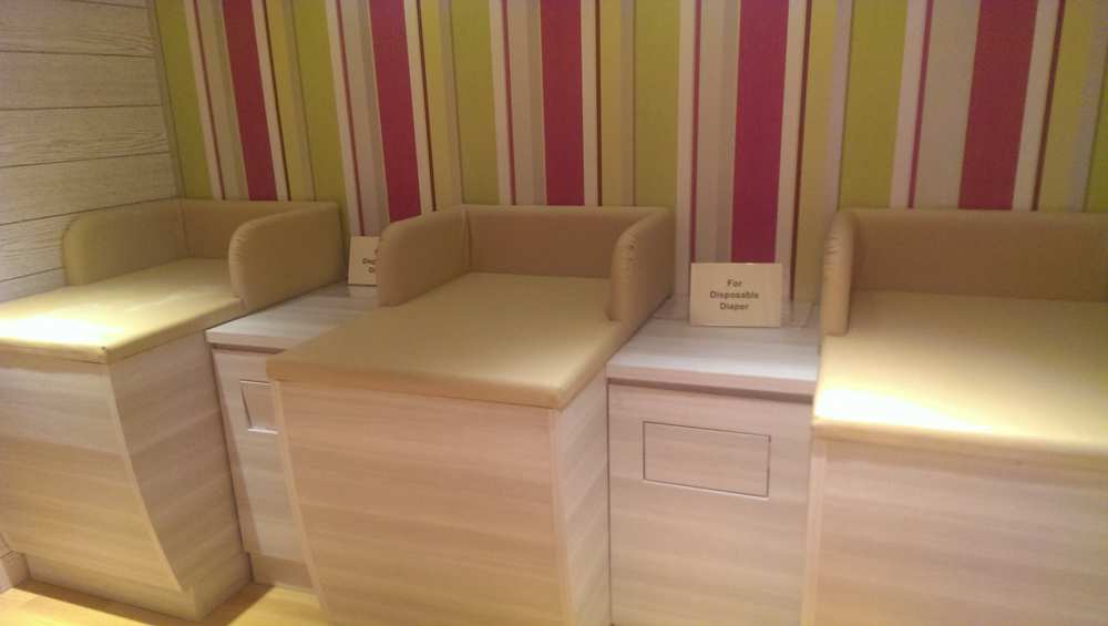 bhg bugis junction singapore breastfeeding nursing room baby chinging table