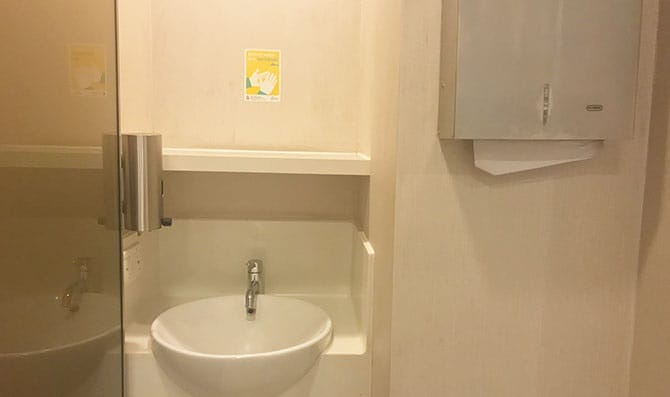 palais renaissance breastfeeding room pic1 singapore