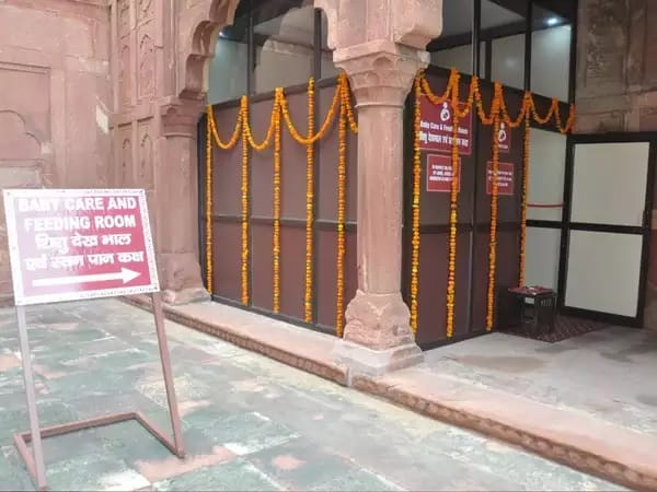 taj mahal lactation room entrance india