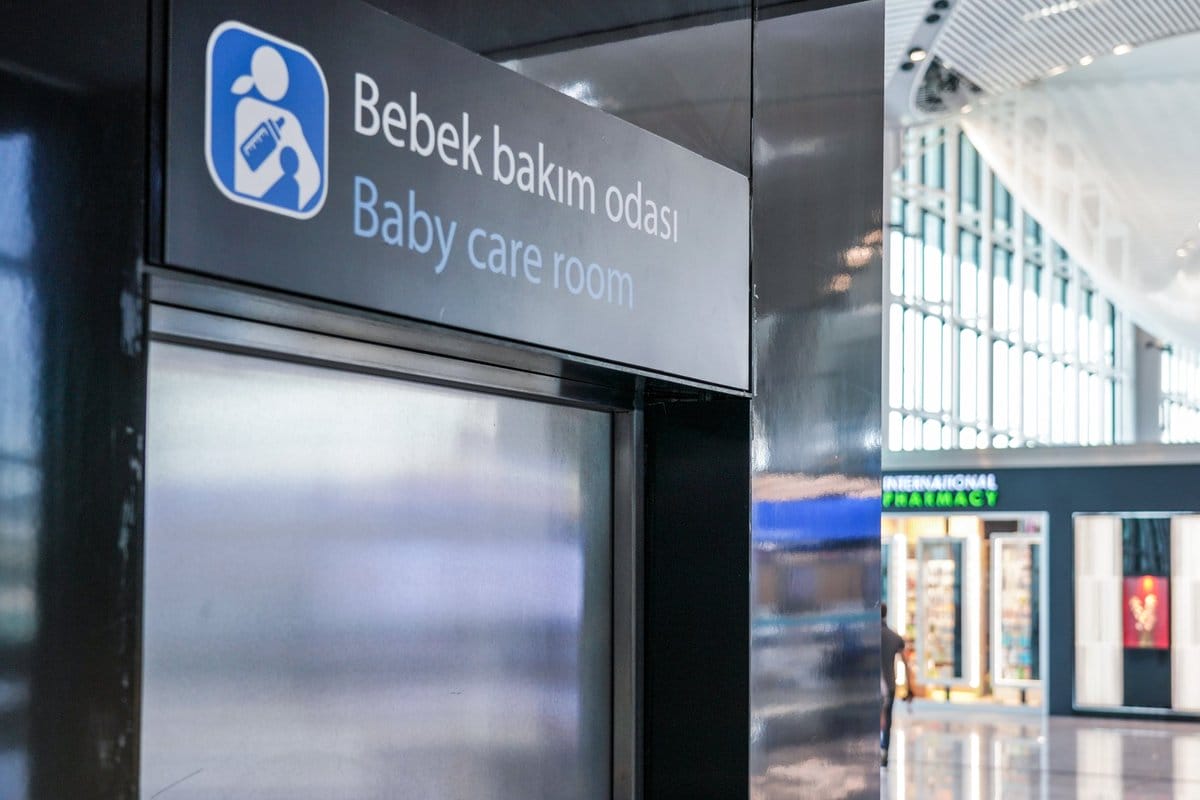 istanbul airport infant care room pic2 turkey