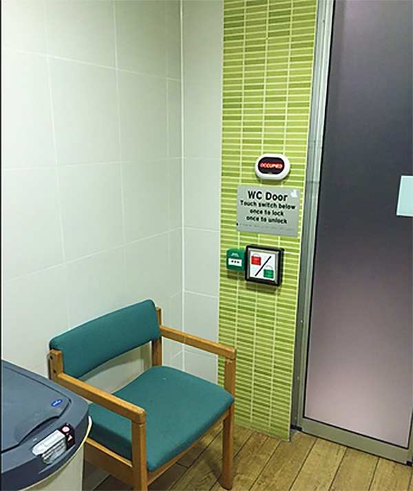 london gatwick airport breastfeeding nursing mothers lactation room pic2