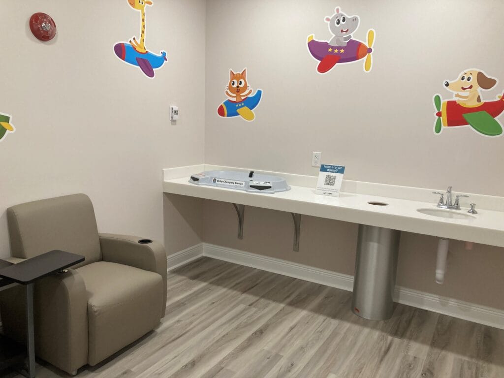 gulfport biloxi airport nursing room pic2