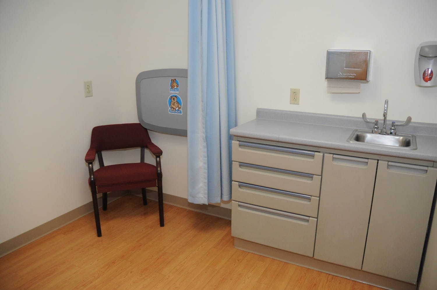 Photo of Jamaica Hospital Queens NY lactation room.