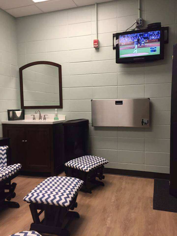 kansas city royals baseball kaufman stadium breastfeeding nursing mothers room pic2