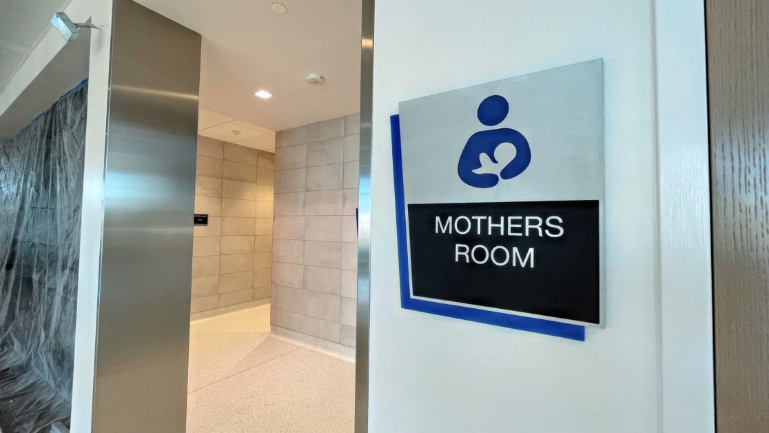 lafayette regional airport lactation room pic1