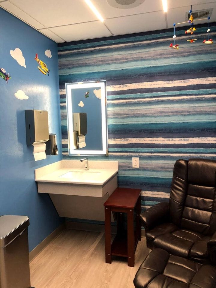 southwest florida international airport nursing room pic1