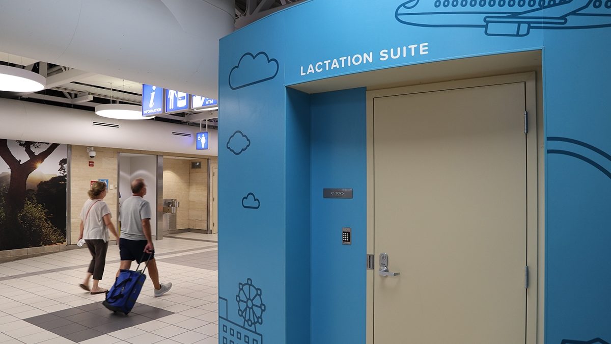 st louis airport lactation room c concourse pic1
