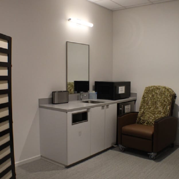 stanford university redwood city breastfeeding room